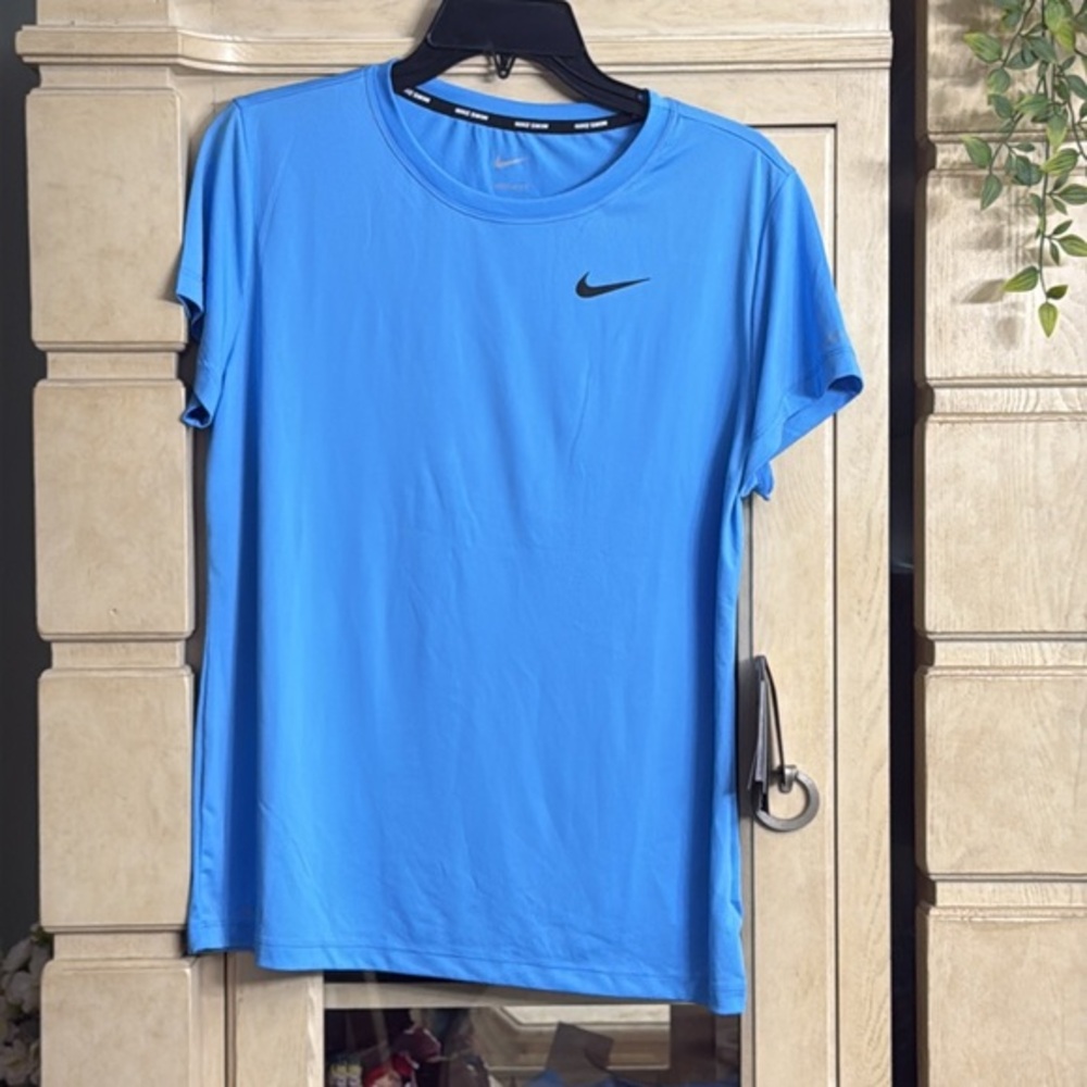 Nike Essentials 🏊‍♂️  HYDRO Women's short sleeve Swim Top